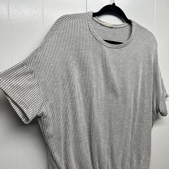 Tiffany & Grey Short Sleeve Ribbed Gray Top Women's Size XL Petite - Picture 5 of 11